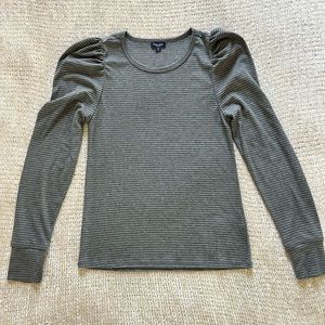 Splendid long sleeve tee. Women’s medium. Gray striped design. Super cute!